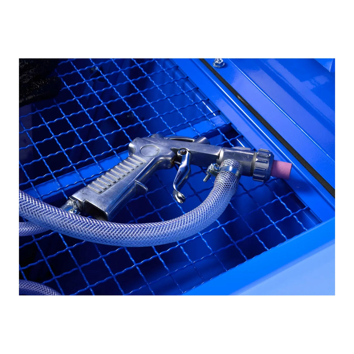 GEKO zandstraalcabine met zijdeuren en verlichting 220L